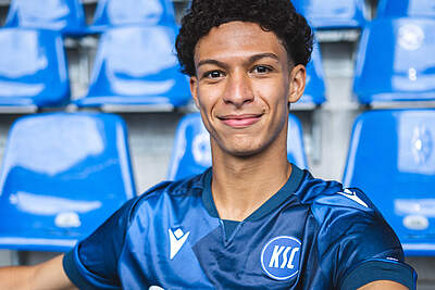 Louey Ben Farhat im aktuellen Ausweichtrikot