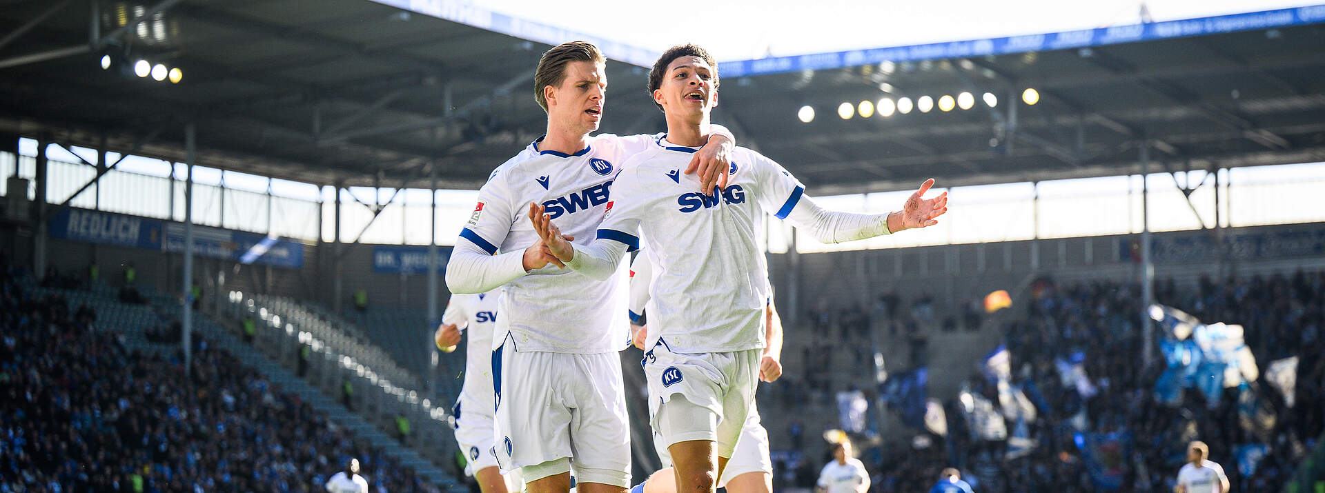 Burnic und Ben Farhat beim Jubel