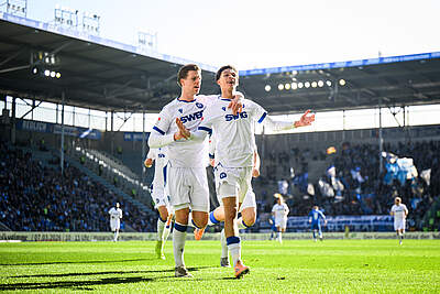 Burnic und Ben Farhat beim Jubel