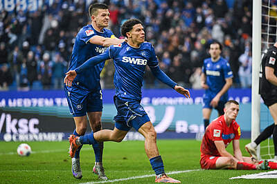 Wanitzek und Ben Farhat jubeln