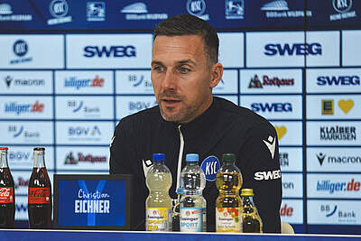 Christian Eichner bei der Pressekonferenz
