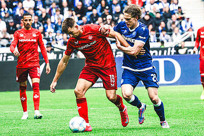 Herold im Zweikampf mit Hanslik