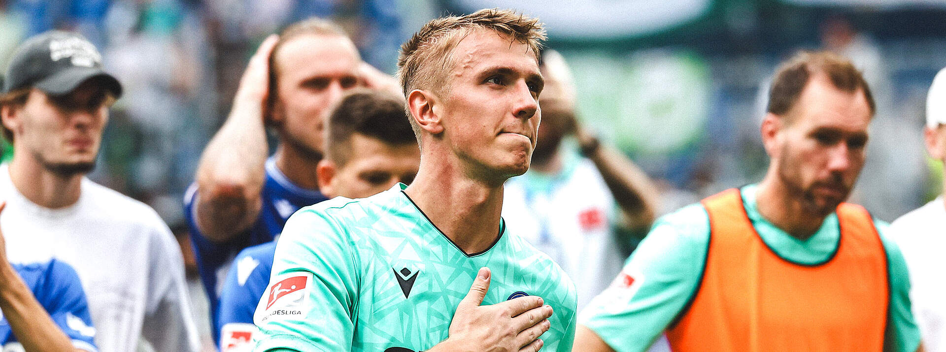 Bernat vor den Fans