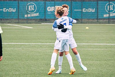 Spieler bei der U12 jubeln.