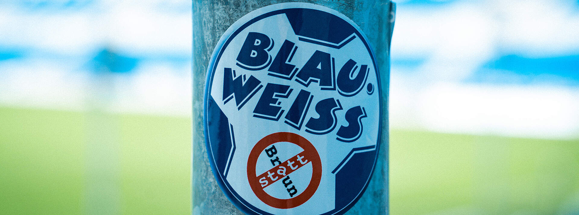 Sticker von Blau-Weiss statt Braun