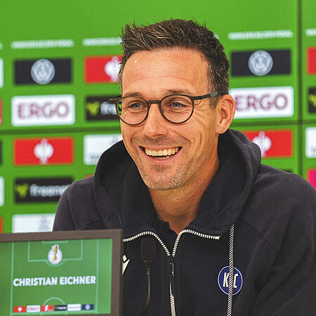 Eichner bei der Pressekonferenz