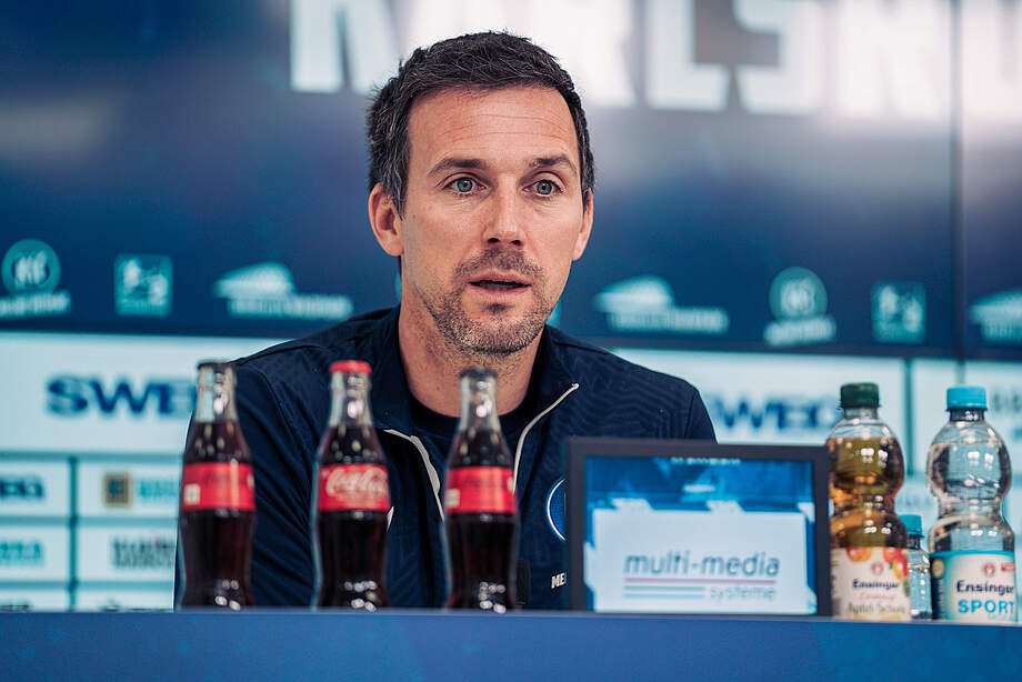 Christian Eichner bei der Pressekonferenz