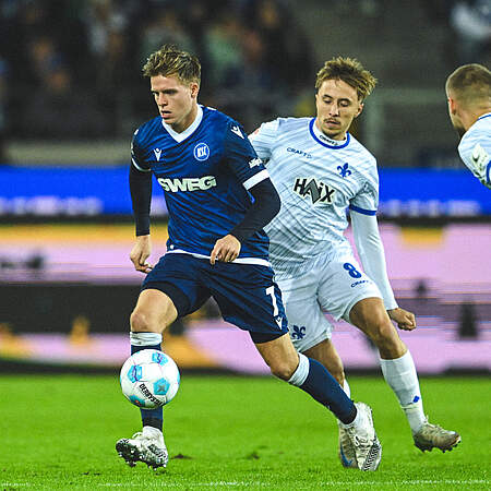 Burnic im Zweikampf mit Marseiller