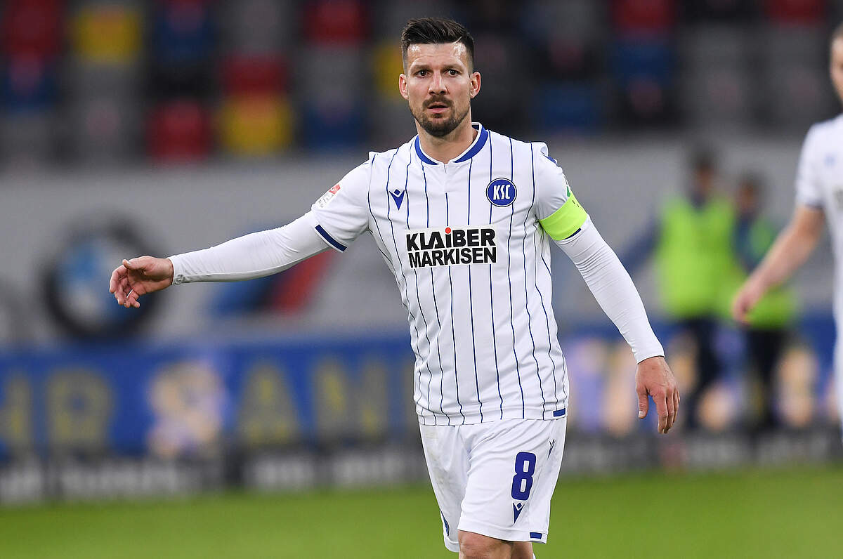 Jerome Gondorf (KSC). GES / Football / 2. Bundesliga: Karlsruher SC - VfL  Osnabruck, April 3rd, 2021 Football / Soccer: 2nd League: Karlsruher SC vs  VfL Osnabrueck, Karlsruhe, April 3, 2021